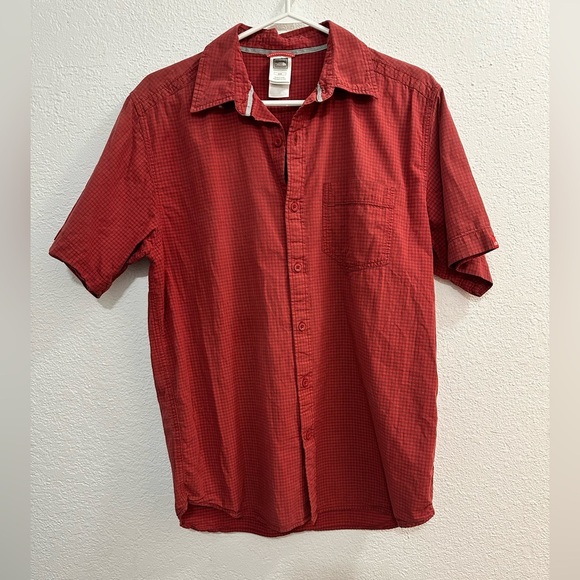 The North Face Button-Up Shirt Short Sleeve Red Stripe Plaid Men's Size Medium - Picture 1 of 5